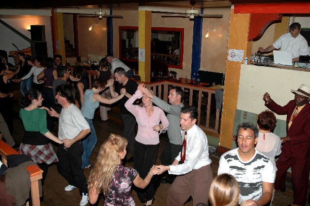 min 2006 11 21 latino 111